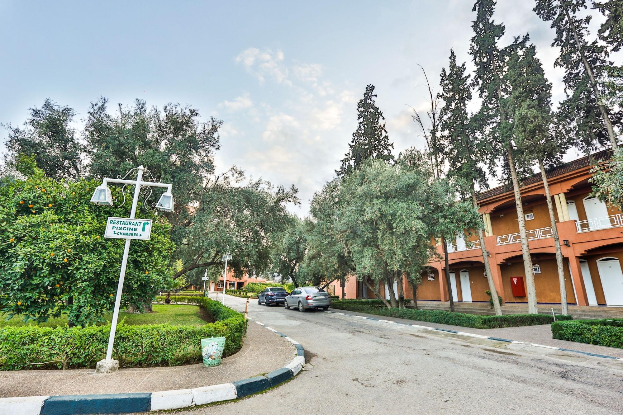 Hotel Al Bassatine بني ملال‎ المظهر الخارجي الصورة